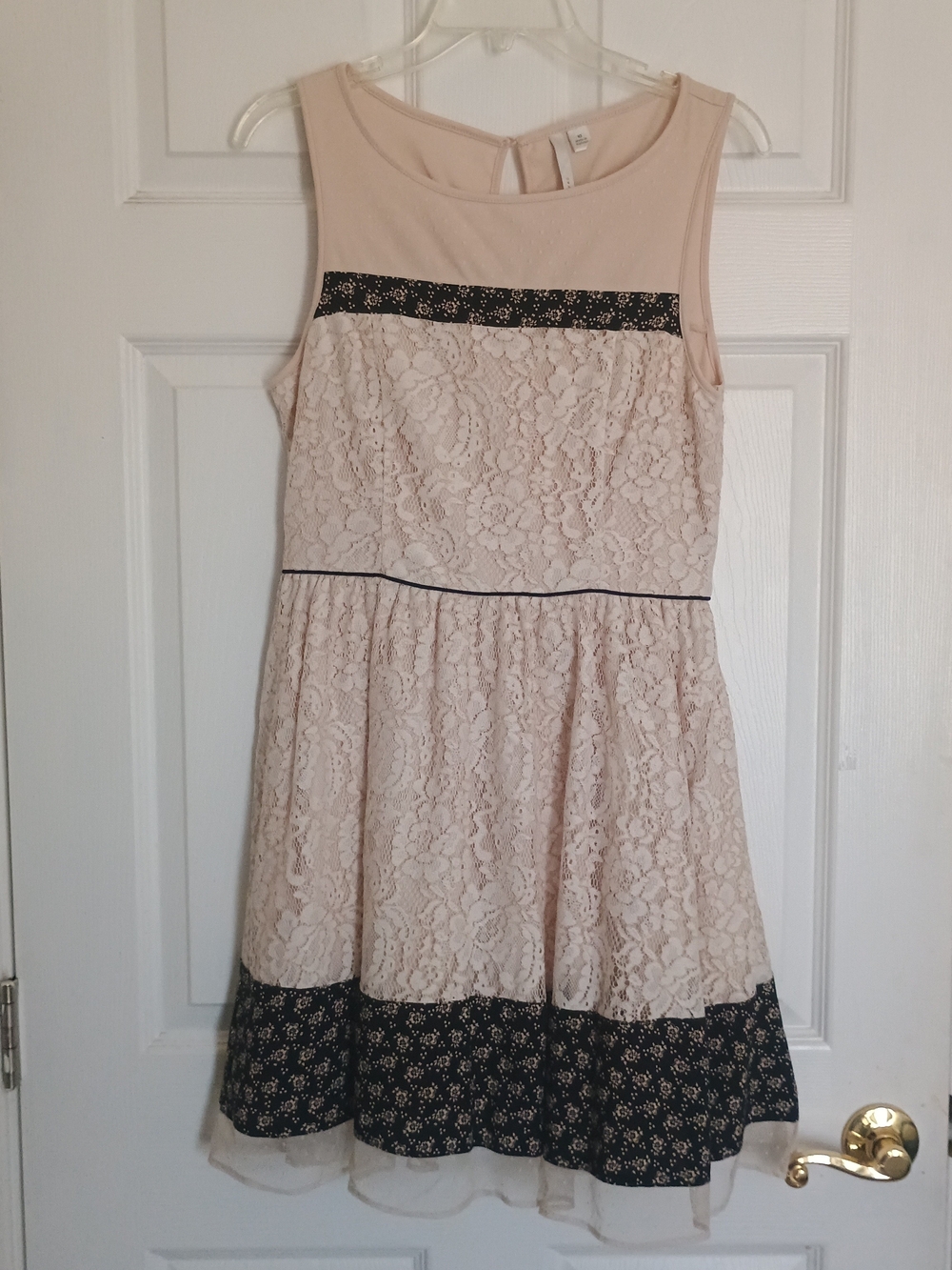 EUC LC Lauren Conrad Lace Fit-and-Flare Dress Blush/Black Size 10